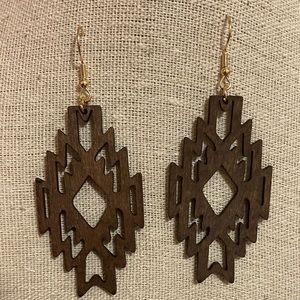 🌸NEW ARRIVAL!🌸Hailey Rae Brown Aztec Wood Earrings
